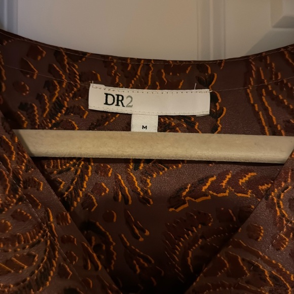 DR2 Daniel Rainn Burgundy Paisley V Neck Top Size Medium - Picture 3 of 5